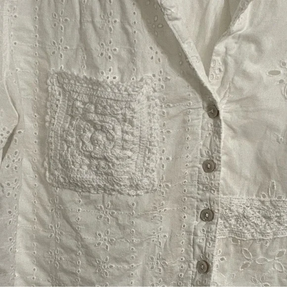 American Eagle White Button-Up Eyelet Shirt Crochet Pocket Spring Summer Large - Picture 3 of 6